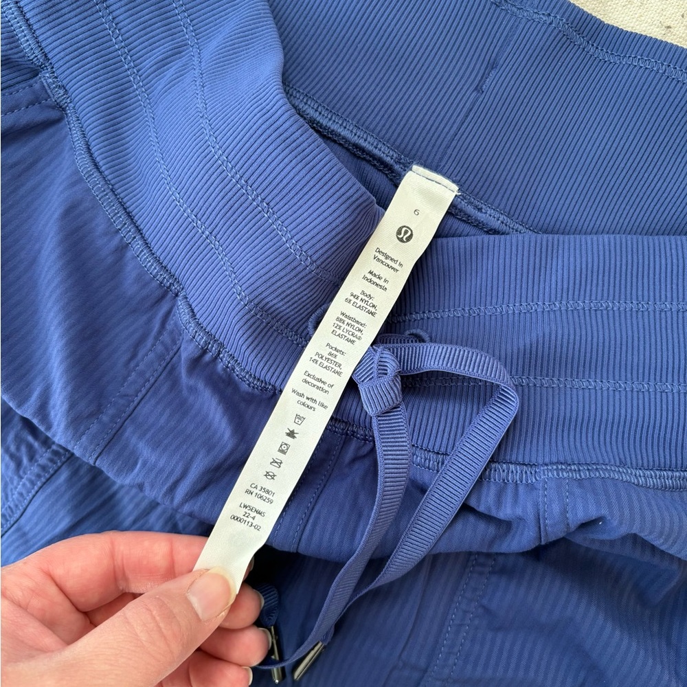 NWOT Lululemon Dance Studio Mid-Rise Jogger Full Length size 6 - Picture 6 of 6